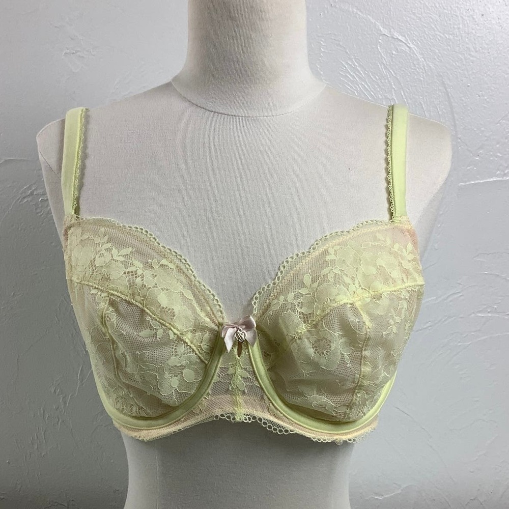 Victoria’s Secret Body by Victoria Unlined Demi Wired SZ 34DDD or 34F NWOT